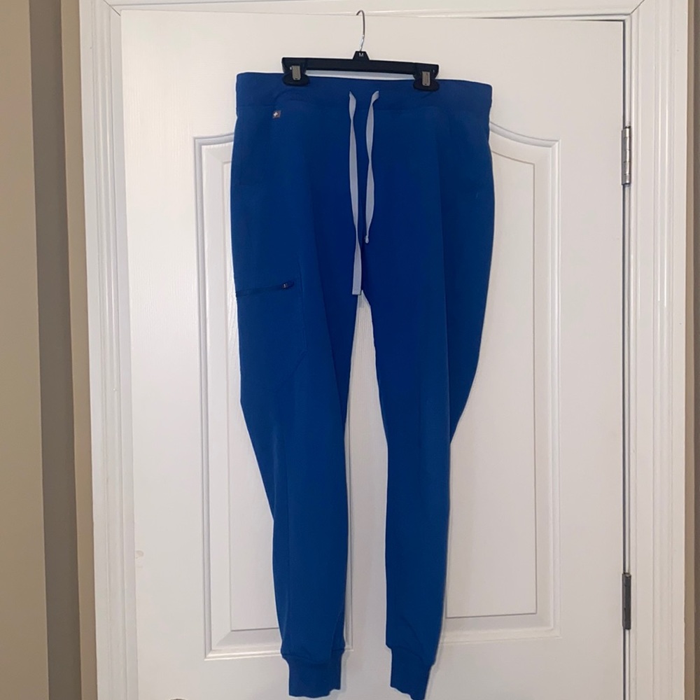 Figs joggers size medium